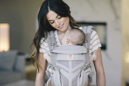 How to breastfeed in your Ergobaby Omni 360 Baby Carrier
