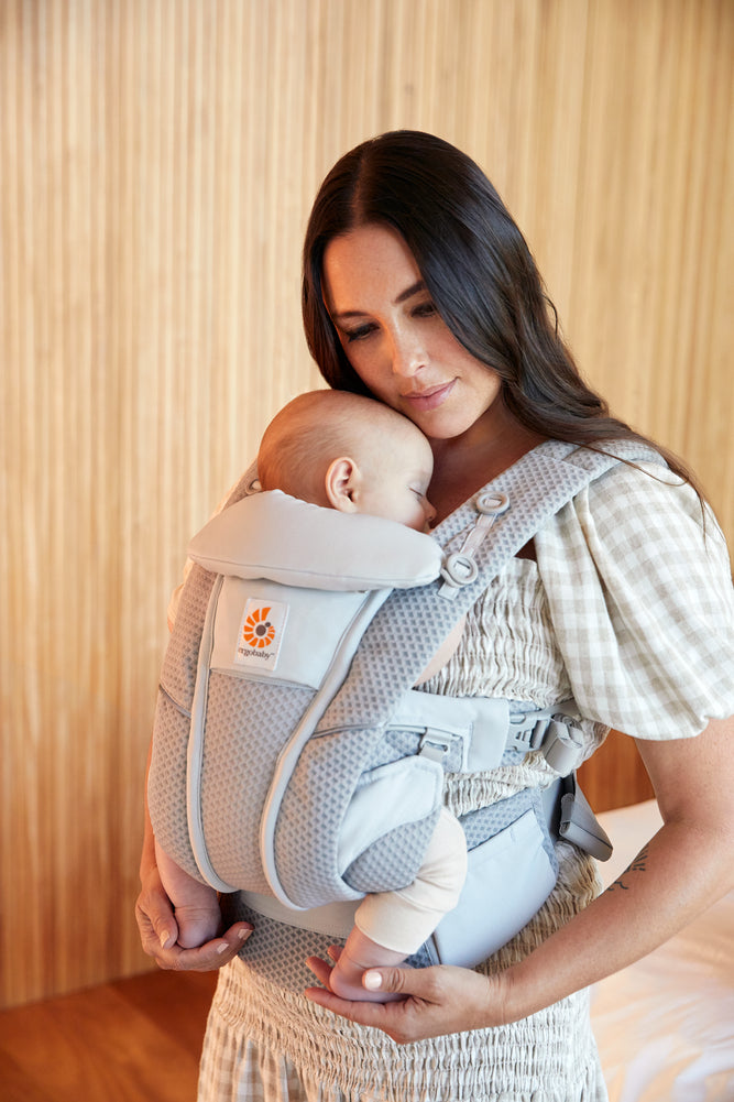 How to wear your Newborn in NEW Ergobaby Omni Breeze • Official
