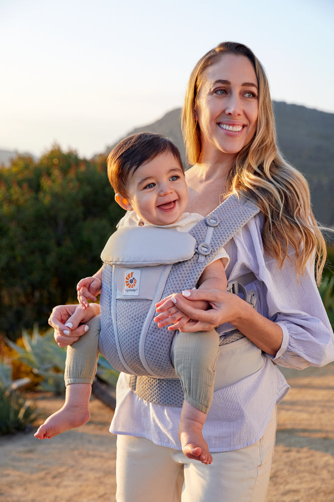 Parenting Central review Omni Breeze Baby Carrier!