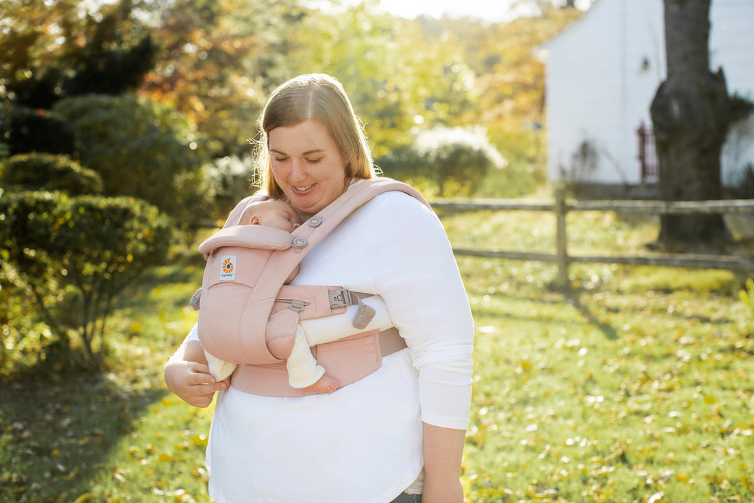 Postpartum Healing Through Babywearing: How Carrying Your Baby Supports Recovery