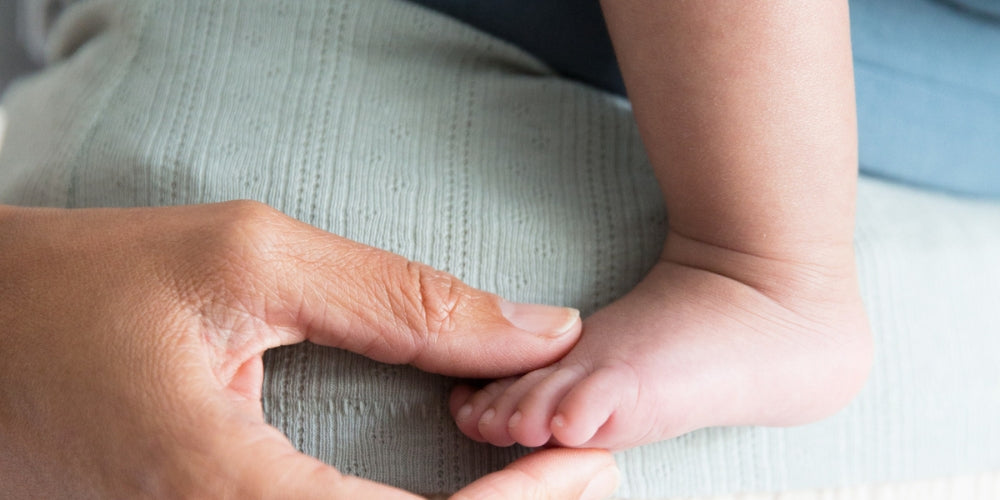 10+ Benefits of Babywearing!