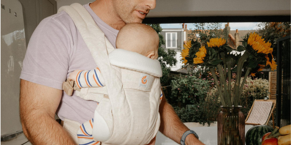 The Benefits of Babywearing for Dads (and the Best Ergobaby Picks)