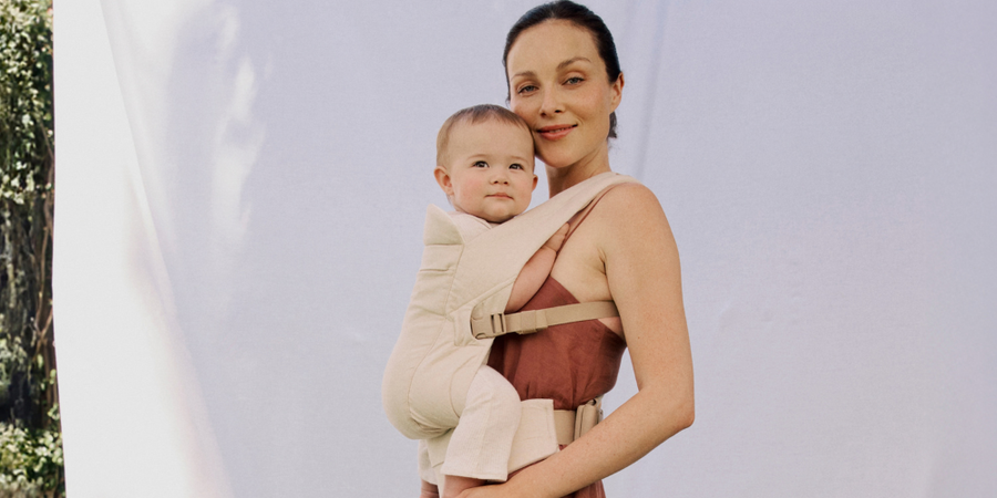 Meet the Ergobaby Omni Lite