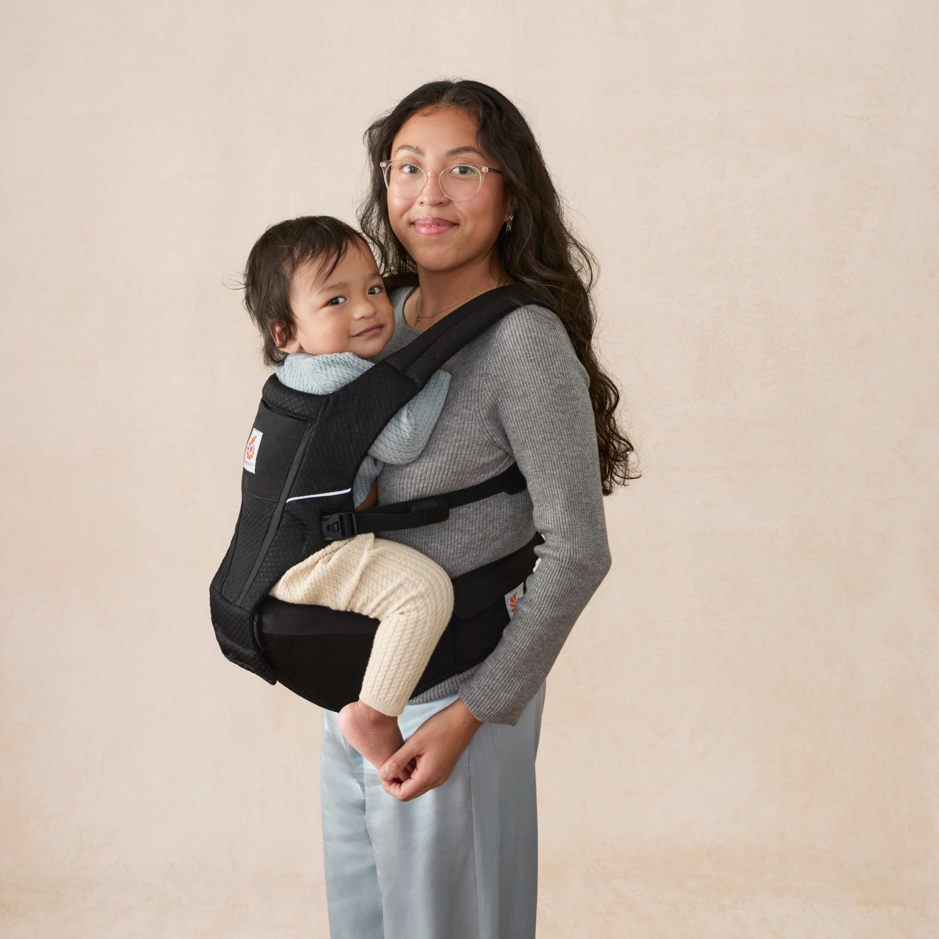 Alta Hip Seat Baby Carrier - Onyx Black