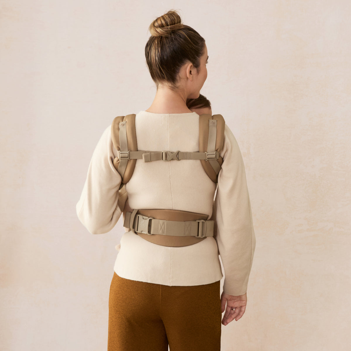 Omni Classic Mesh Baby Carrier - Camel