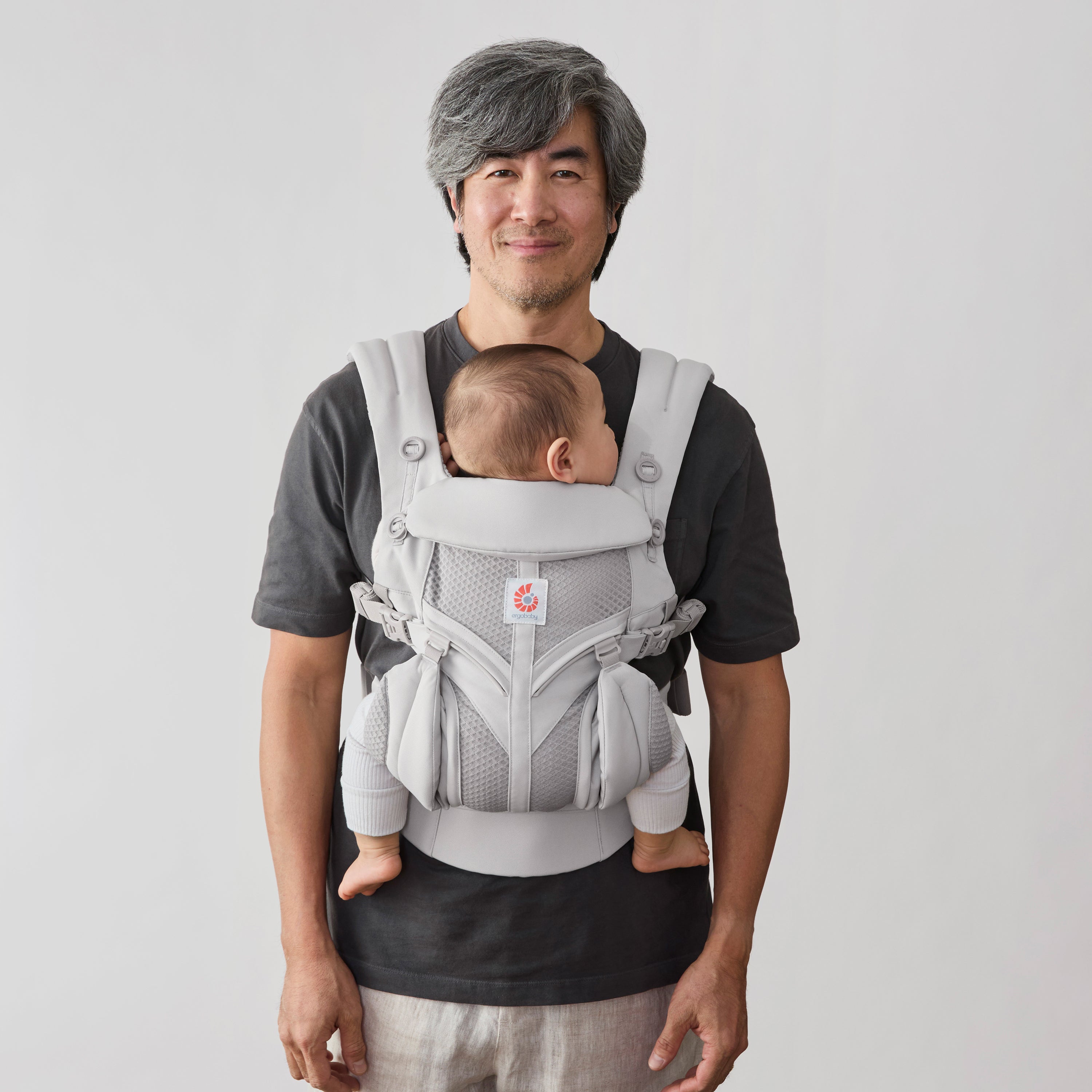 ergobaby OMNI 抱っこ紐 　PEARL GREY Ergobaby Omni Classic Mesh Baby Carrier - Pearl Grey – Ergobaby